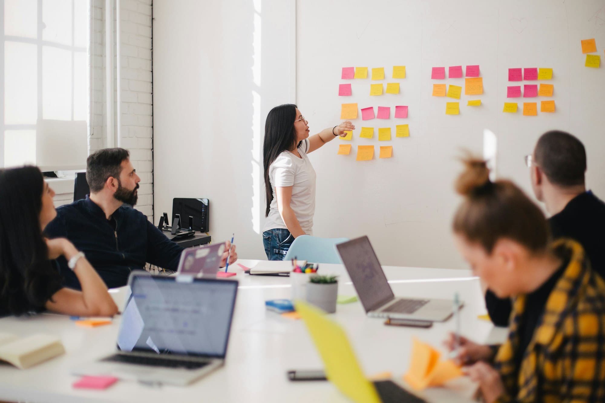 Atelier de cadrage : l'équipe Renily planifie un CRM avec le client
